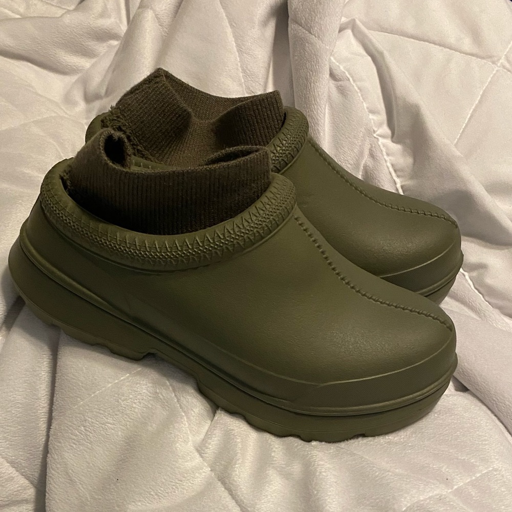 NWT Ugg Tasman Size 7